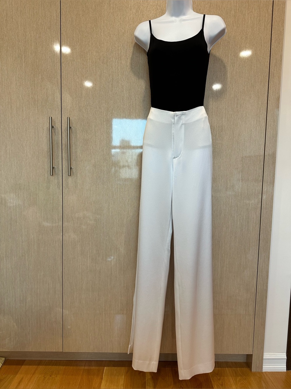 NWT ALICE + OLIVIA White Wide-Leg Pants